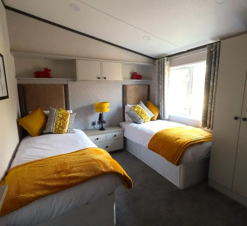 Macaw Lodge Malton 0*,